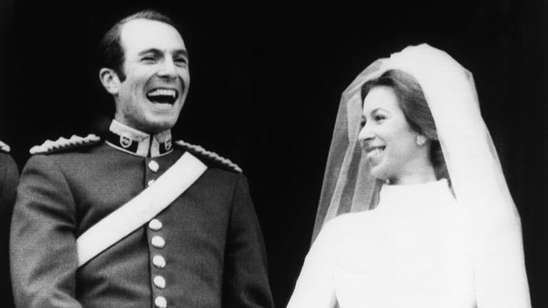 Mark Phillips und Prinzessin Anne: Die beiden haben am 14. November 1973 geheiratet. Die Ehe wurde 1992 geschieden.