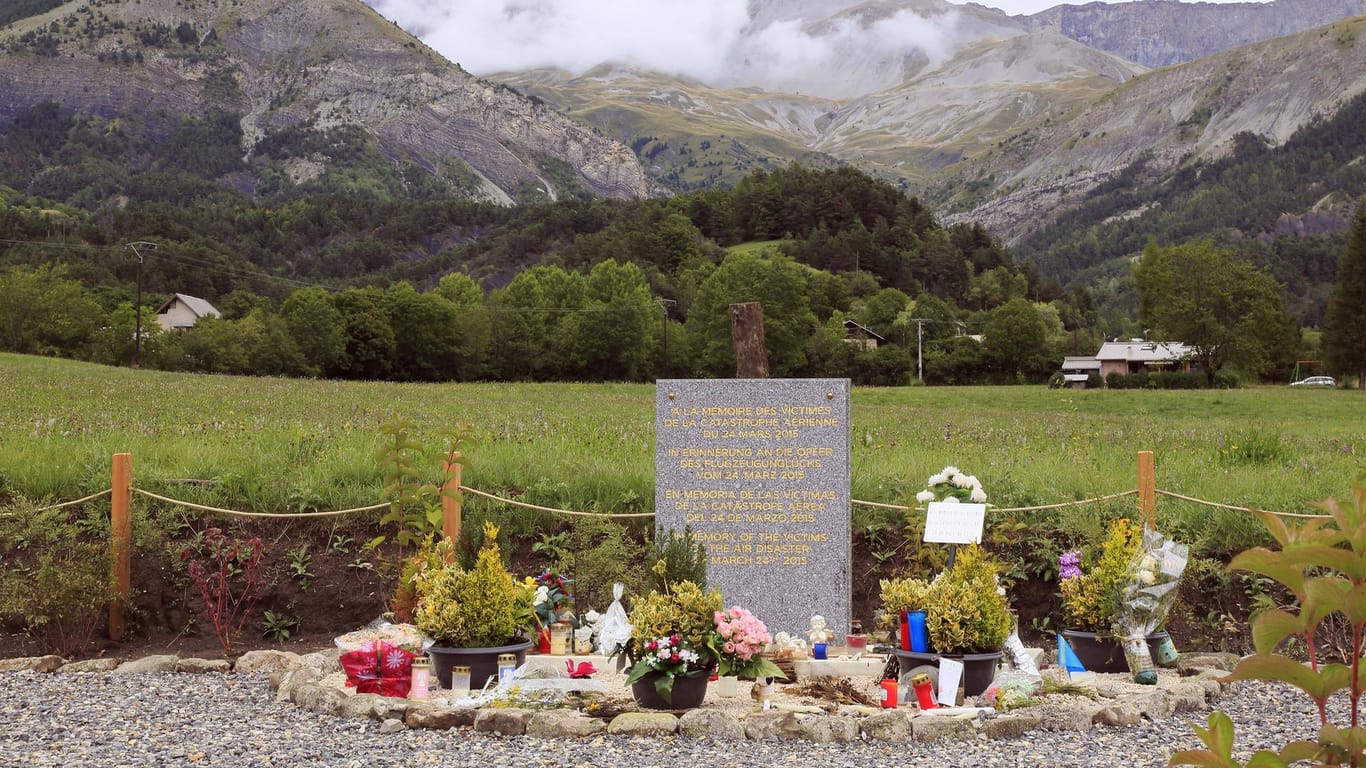 Gedenkstätte für die Opfer des Germanwings-Absturzes in den französischen Alpen.