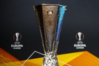 Die Europa-League-Spiele im August in vier nordrhein-westfälischen Städten werden unter strengen Corona-Auflagen stattfinden.