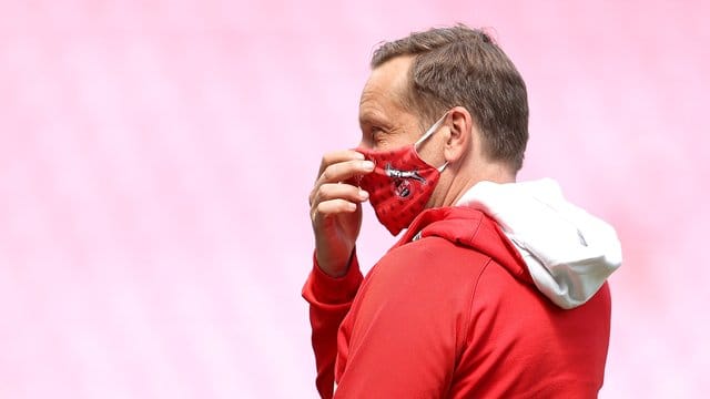 Regt sich über Anfeindungen auf: Kölns Sportdirektor Horst Heldt. Regt sich über Anfeindungen auf: Kölns Sportdirektor Horst Heldt.