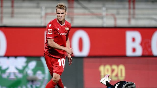 Auch der FC Schalke 04 soll an Union Berlins Sebastian Andersson (l) interessiert sein. Auch der FC Schalke 04 soll an Union Berlins Sebastian Andersson (l) interessiert sein.