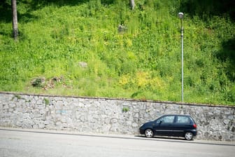 Parken am Hang: Worauf kommt es bei der Sicherung an?