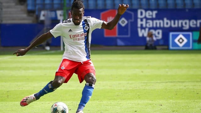 Hamburgs Bakéry Jatta am Ball: Die Polizei durchsuchte sein Haus.