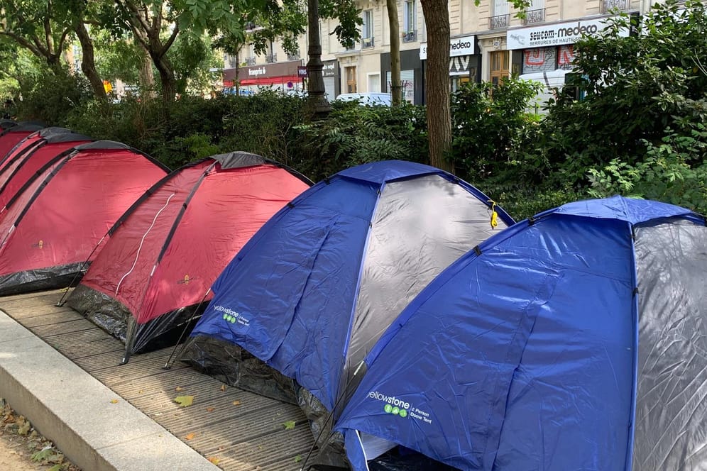 Zeltcamp mitten in Paris: Hilfsorganisationen wollen so auf die prekäre Lage minderjähriger Asylsuchender aufmerksam machen.
