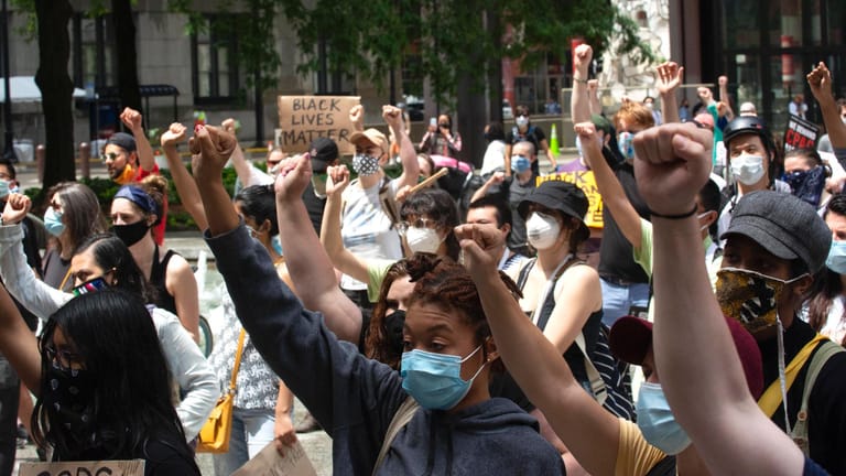 Black Lives Matter-Proteste in Chicago: Trotz Masken bergen auch Massenproteste ein Ansteckungsrisiko.