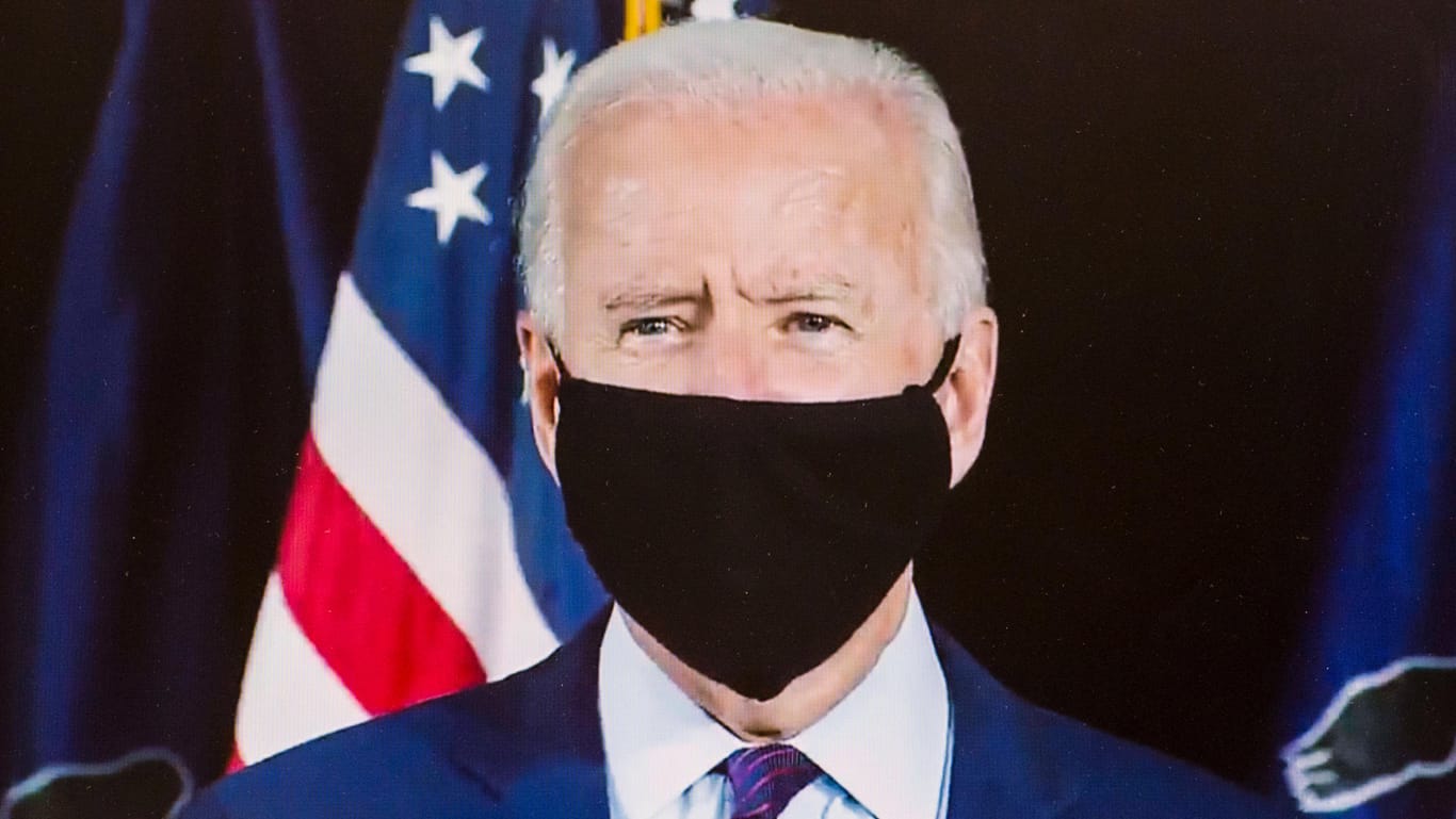 Joe Biden trägt bei öffentlichen Auftritten eine Maske. Trump machte sich darüber lustig.