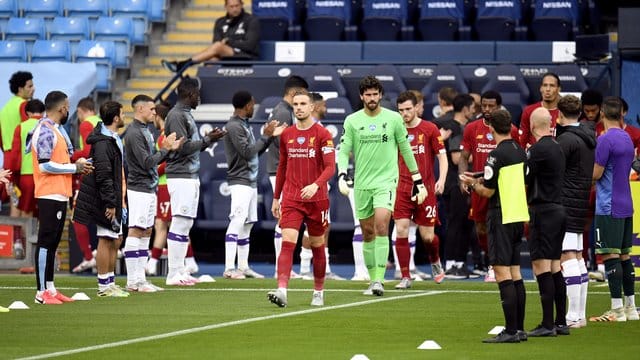 Die Mannschaft von Manchester City stand Spalier für den FC Liverpool.
