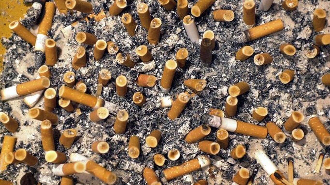 Der Bundestag hat Werbung für das Rauchen weiter eingeschränkt.