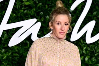 Ellie Goulding, Sängerin aus Großbritannien, blickt auf die letzten Wochen zurück.