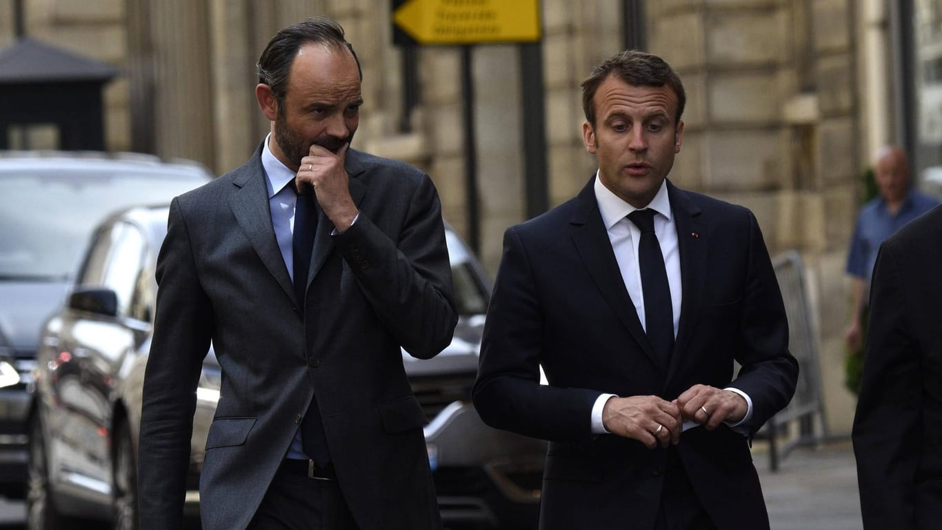 Neuer Politikkurs in Frankreich: Emmanuel Macron war unter Druck, nun ist Premierminister Édouard Philippe (l.) zurückgetreten.