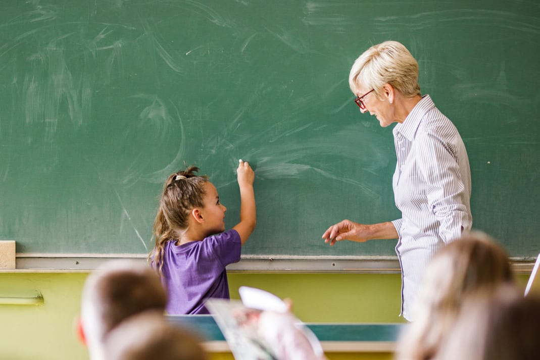 Lehrer in Deutschland: Mehr als ein Drittel der Lehrer ist hierzulande älter als 50 Jahre. (Symbolbild)