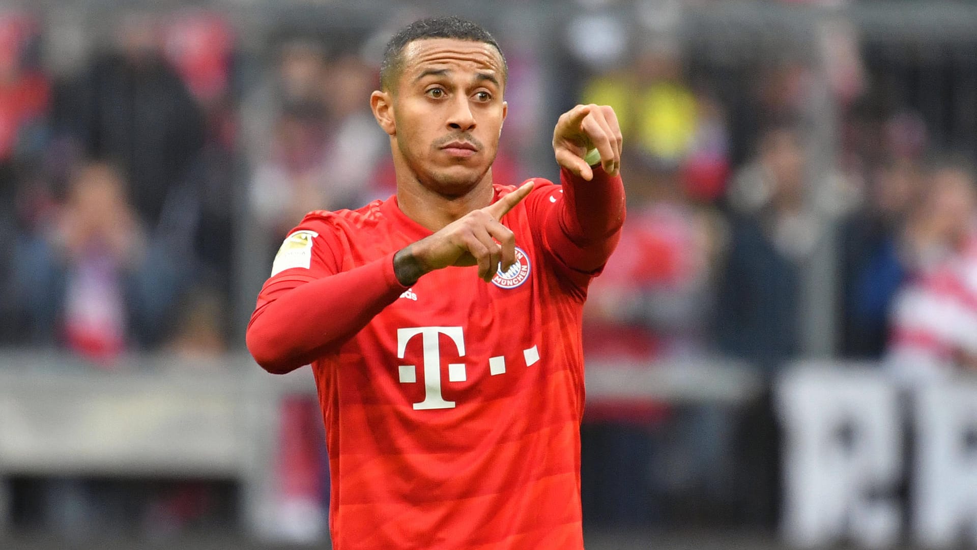Nach sieben Jahren in München: Thiago steht offenbar kurz vor einem Wechsel vom FC Bayern nach Liverpool. Nach sieben Jahren in München: Thiago steht offenbar kurz vor einem Wechsel vom FC Bayern nach Liverpool.