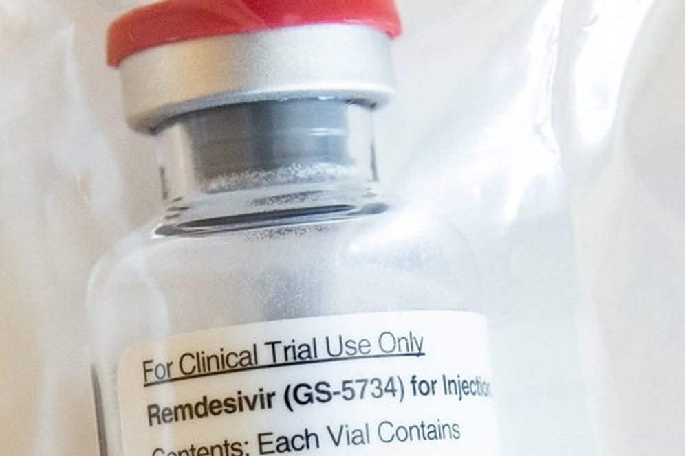 Der Wirkstoff Remdesivir wird in Europa unter Auflagen als erstes Mittel zur Therapie von Covid-19 zugelassen.