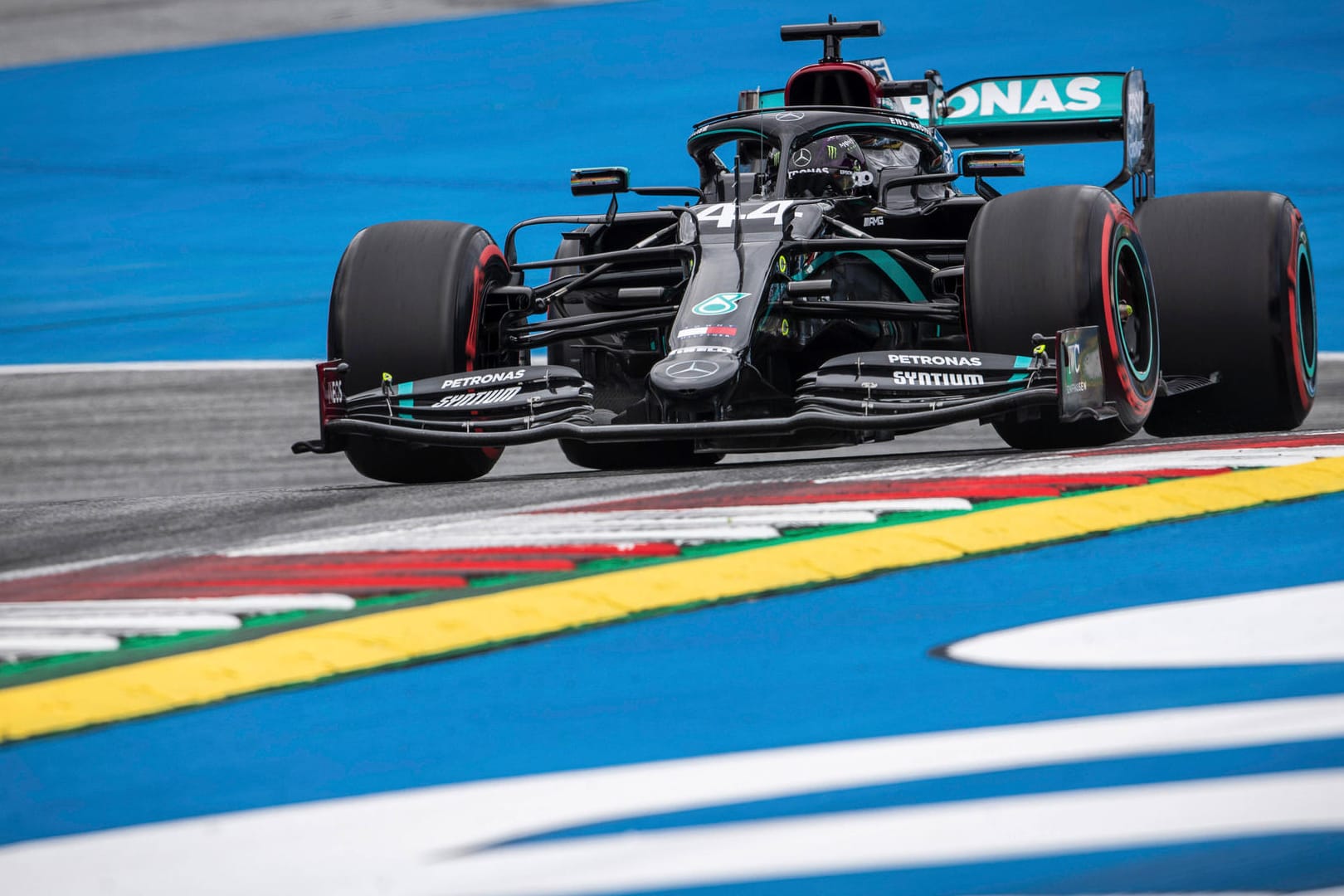 Streitfall: Lewis Hamilton im Mercedes auf der Strecke in Spielberg.