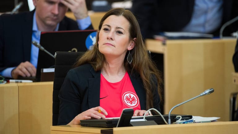 Janine Wisseler: Die Frankfurter Linken-Politikerin hat Drohmails erhalten, die mit "NSU 2.0" unterzeichnet waren.
