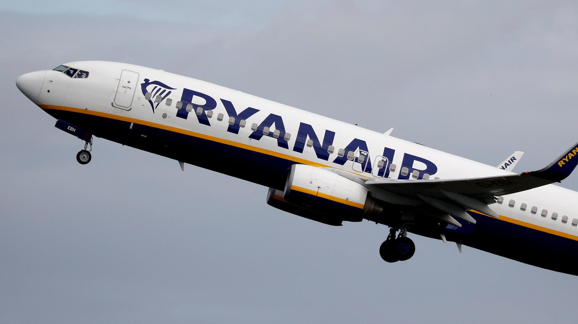 Ein Ryanair-Flugzeug (Symbolbild): Der Flieger musste in Thessaloniki notlanden. Ein Ryanair-Flugzeug (Symbolbild): Der Flieger musste in Thessaloniki notlanden.