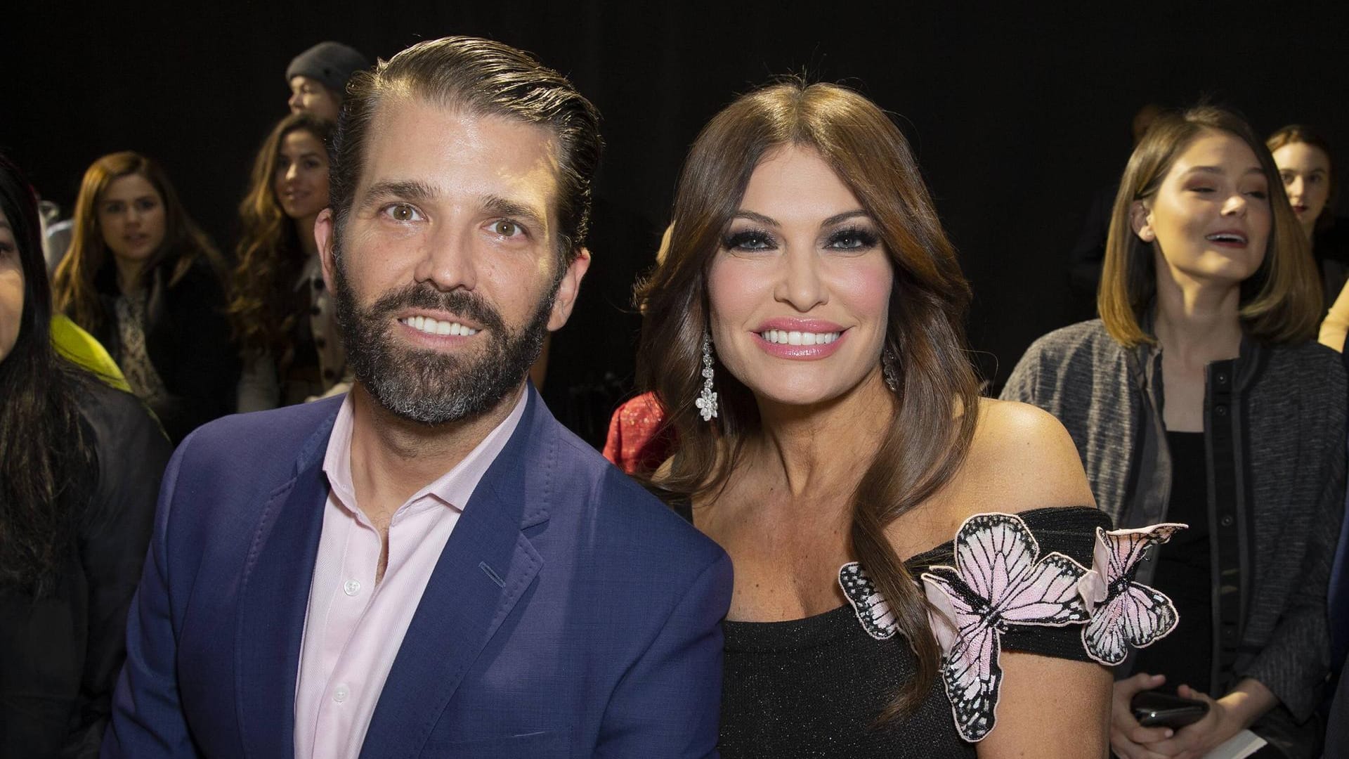 Donald Trump Jr. und seine Freundin Kimberly Guilfoyle: Sie ist der dritte dem US-Präsidenten nahestehende Mensch, der bislang positiv auf das Virus getestet wurde.