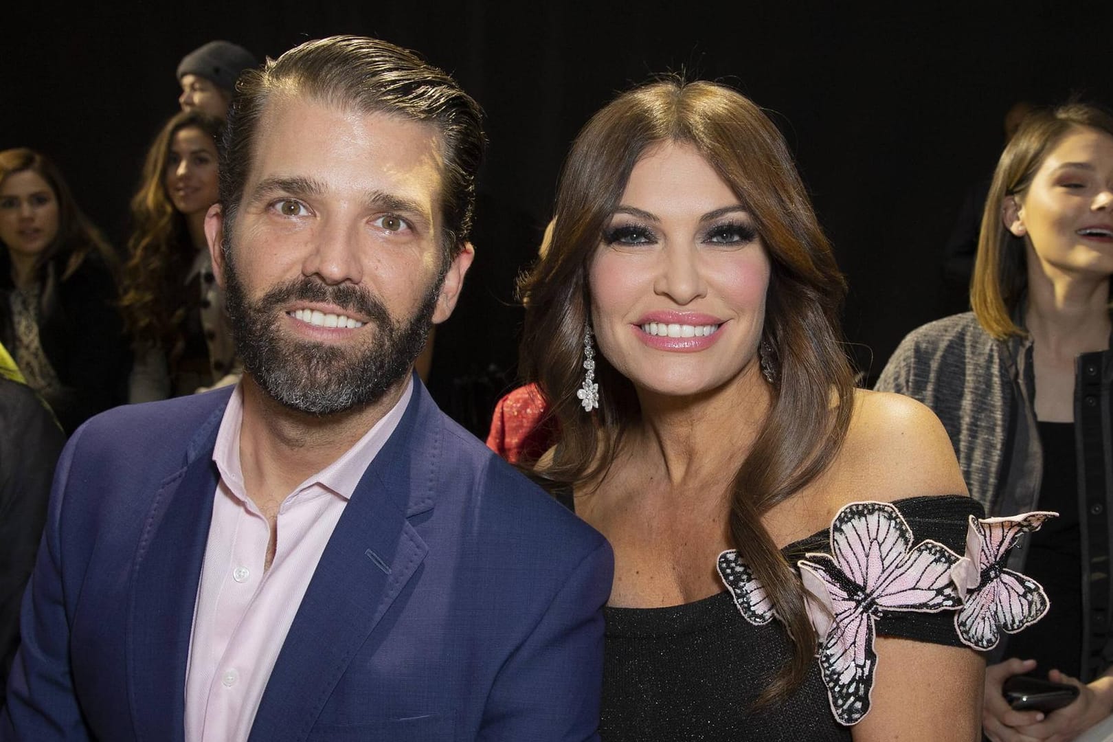 Donald Trump Jr. und seine Freundin Kimberly Guilfoyle: Sie ist der dritte dem US-Präsidenten nahestehende Mensch, der bislang positiv auf das Virus getestet wurde.
