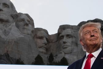 US-Präsident Donald Trump am Mount Rushmore: Es sei eine "gnadenlose Kampagne zur Auslöschung unserer Geschichte" im Gange.