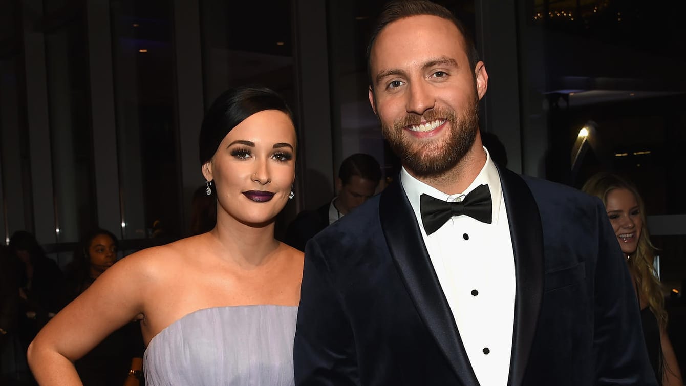 Kacey Musgraves und Ruston Kelly: Nach nur drei Ehejahren wollen sich die beiden scheiden lassen. Kacey Musgraves und Ruston Kelly: Nach nur drei Ehejahren wollen sich die beiden scheiden lassen.
