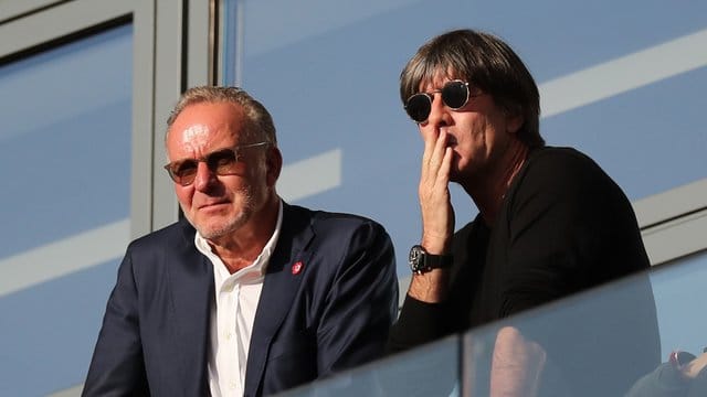 Wollen sich beim Pokal-Finale auf einen Espresso treffen: Bayern-Boss Karl-Heinz Rummenigge und Bundestrainer Joachim Löw. Wollen sich beim Pokal-Finale auf einen Espresso treffen: Bayern-Boss Karl-Heinz Rummenigge und Bundestrainer Joachim Löw.
