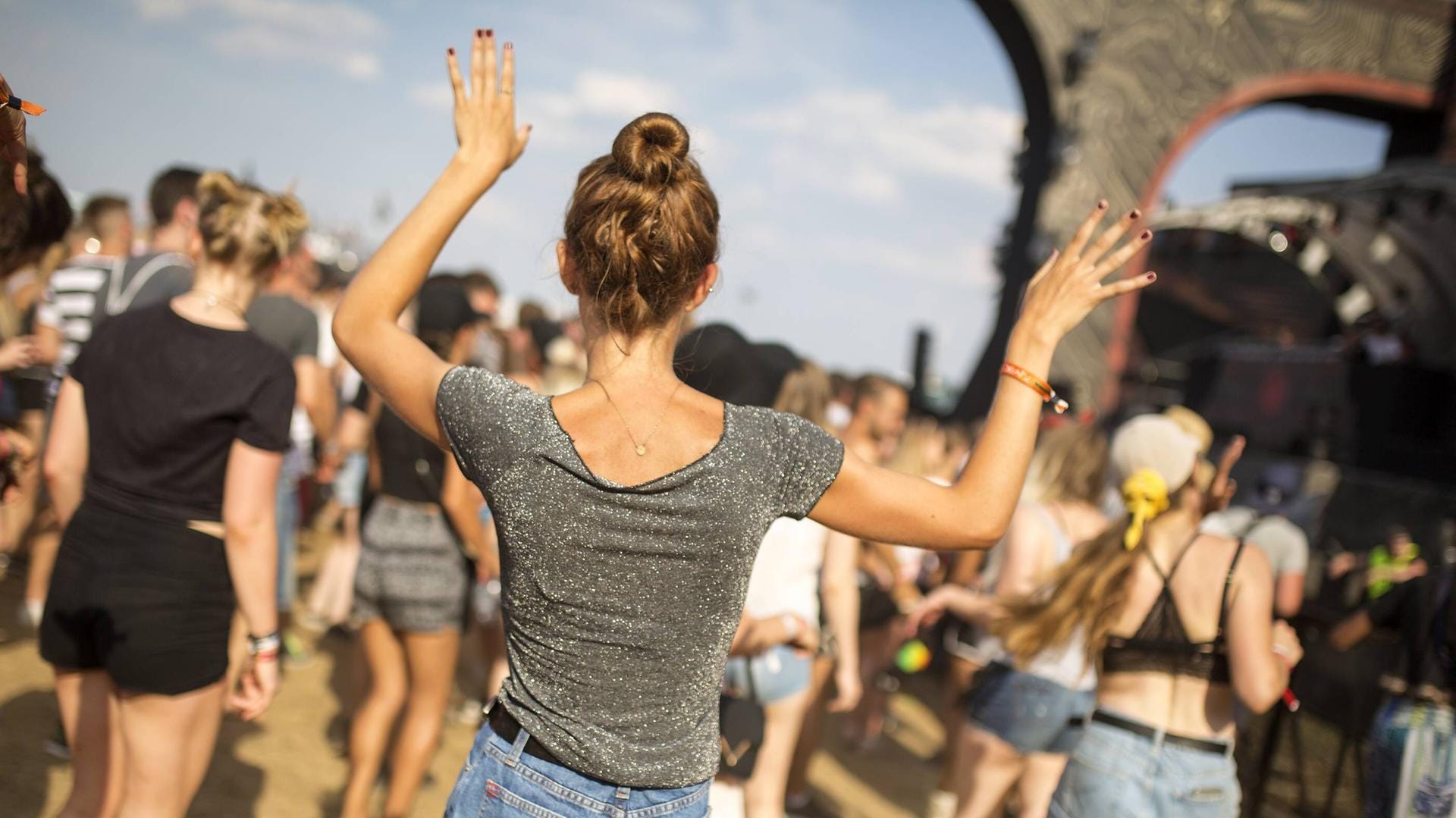 Symbolbild von einem Festival: In Innsbruck haben sich hunderte Partywillige getroffen.