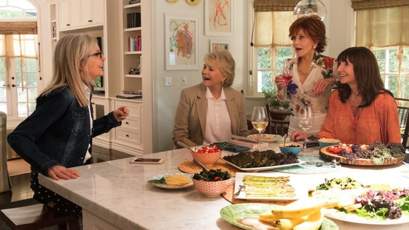 Diane (Diane Keaton, l-r), Sharon (Candice Bergen), Vivian (Jane Fonda) und Carol (Mary Steenburgen) verbindet eine langjährige Freundschaft.