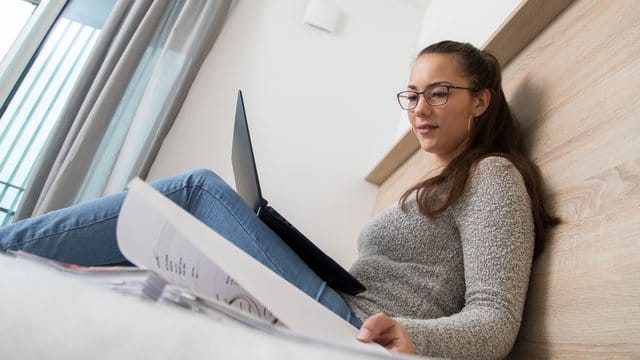 Stellen Hochschulen einen Eignungstest für Bewerberinnen oder Bewerber, müssen die erstmal herausfinden, wie sie sich am besten darauf vorbereiten.