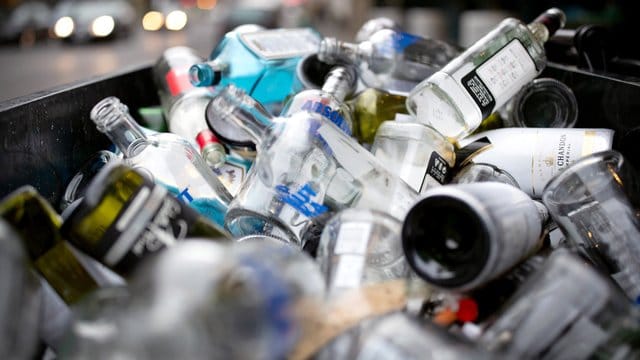 Der Alkoholkonsum ist bei rund einem Drittel der Erwachsenen in Deutschland seit der Coronakrise gestiegen. Der Alkoholkonsum ist bei rund einem Drittel der Erwachsenen in Deutschland seit der Coronakrise gestiegen.