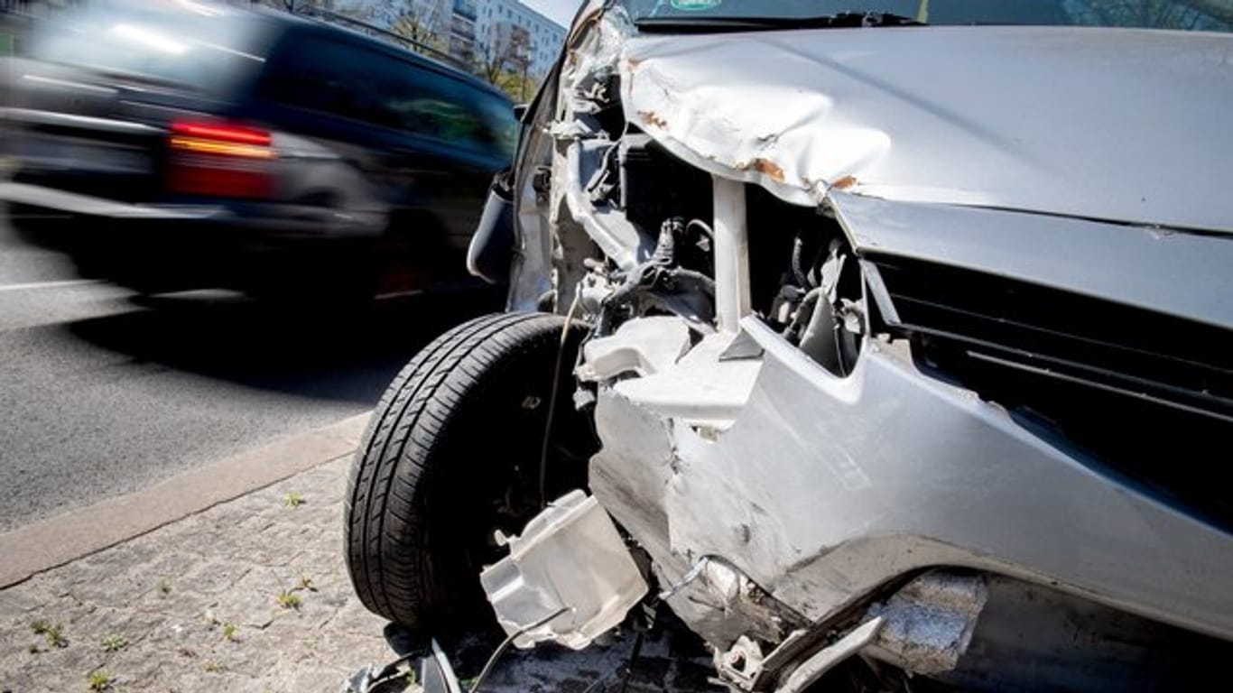 Wer durch einen Verkehrsunfall beeinträchtigt ist, kann einen Haushaltsführungsschaden verlangen.