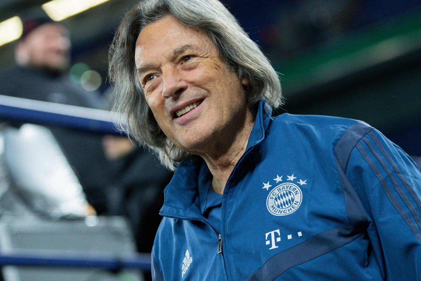 Fußball: DFB Pokal, Viertelfinale, Schalke 04 - FC Bayern Muenchen. Der Mannschaftsarzt Hans-Wilhelm Müller-Wohlfahrt (F