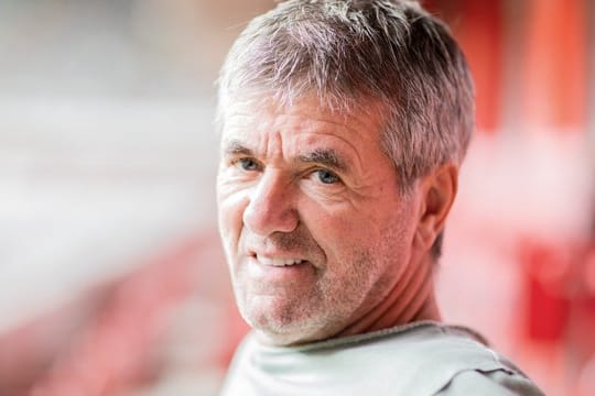 Der ehemalige Fortuna-Coach Friedhelm Funkel sorgt bei seinem Ex-Club weiter für Irritationen und Ärger.