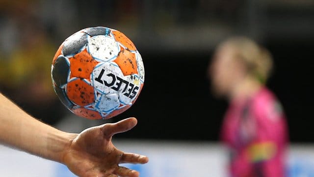 Auch die Handball-Bundesliga bereitet nach der Corona-Pause ihren Neustart vor. Auch die Handball-Bundesliga bereitet nach der Corona-Pause ihren Neustart vor.
