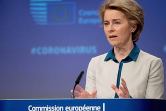 Ursula von der Leyen: Die EU-Kommissionschefin wird kritisiert, weil sie das Neutralitätsgebot missachtet haben soll.