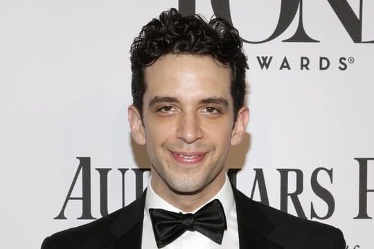 Nick Cordero, in Kanada geborener Schauspieler, ist im Alter von 41 Jahren in Los Angeles gestorben.