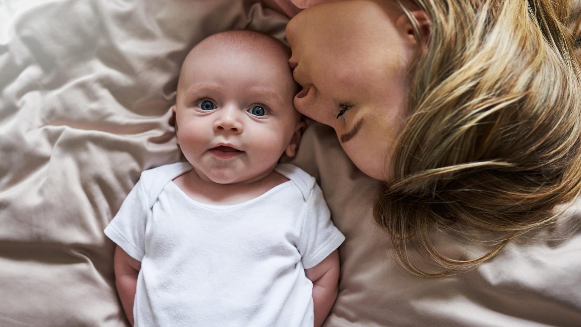 Babynamen: Einen passenden Namen fürs eigene Kind zu finden, ist manchmal gar nicht so einfach. Namenslisten können bei der Suche helfen.