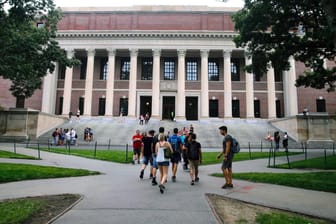 Studenten an der Harvard-Universität: Tausende ausländische Studenten könnten aus den USA ausgewiesen werden.