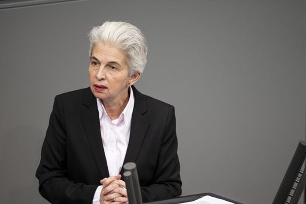 "Freiwillig zur Bundeswehr gehen können junge Menschen schon heute", sagt Marie-Agnes Strack-Zimmermann.