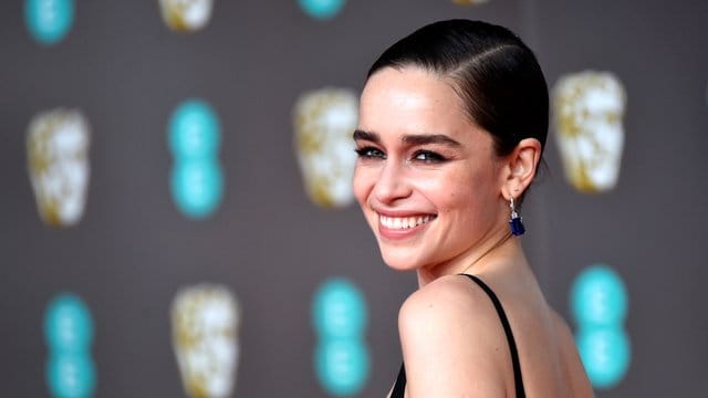 Die britische Schauspielerin Emilia Clarke bedankt sich beim Krankenhauspersonal.