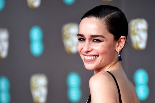 Die britische Schauspielerin Emilia Clarke bedankt sich beim Krankenhauspersonal.