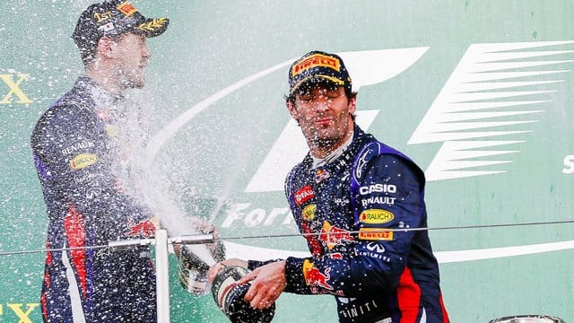 Fuhren einst bei Red Bull erfolgreich zusammen: Sebastian Vettel (l) und Mark Webber.