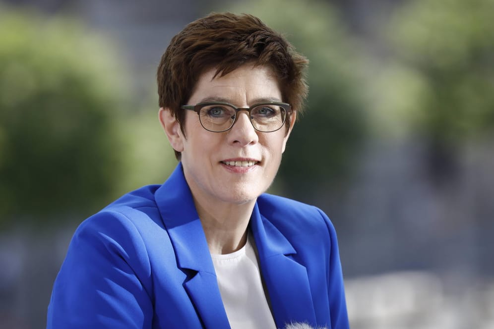 Annegret Kramp-Karrenbauer fordert eine 50 Prozent-Frauenquote in ihrer Partei, der CDU.
