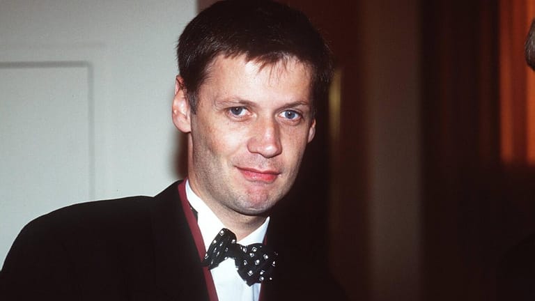 1996: Günther Jauch moderierte nicht nur das RTL-Format "sternTV", sondern war in der Zeit des Fälschungsskandals auch Chefredakteur der Sendung.