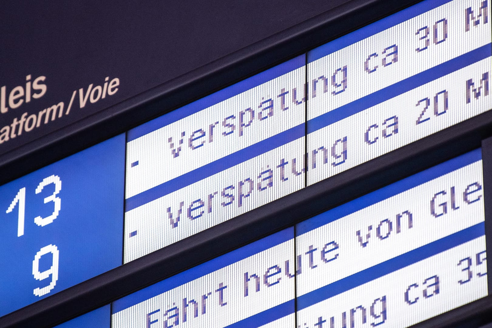 Reisen: Mit einem "Rail & Fly"-Ticket können Urlauber vom Bahnhof direkt zum Abflughafen fahren. Die Kosten dafür sind im Reisepreis bereits enthalten.