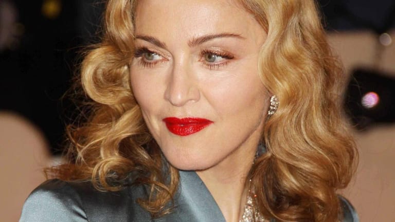 Madonna: Auf Instagram präsentiert sie sich nur leicht bekleidet.