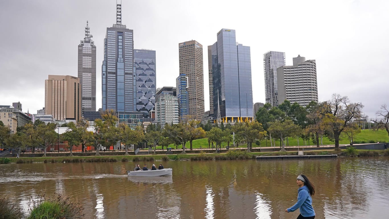 Die Menschen in Melbourne dürfen unter anderem nur zum Einkaufen, Sport machen oder zur Arbeit aus dem Haus.