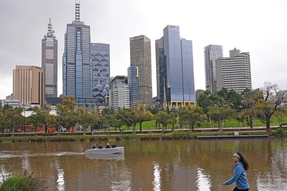Die Menschen in Melbourne dürfen unter anderem nur zum Einkaufen, Sport machen oder zur Arbeit aus dem Haus.
