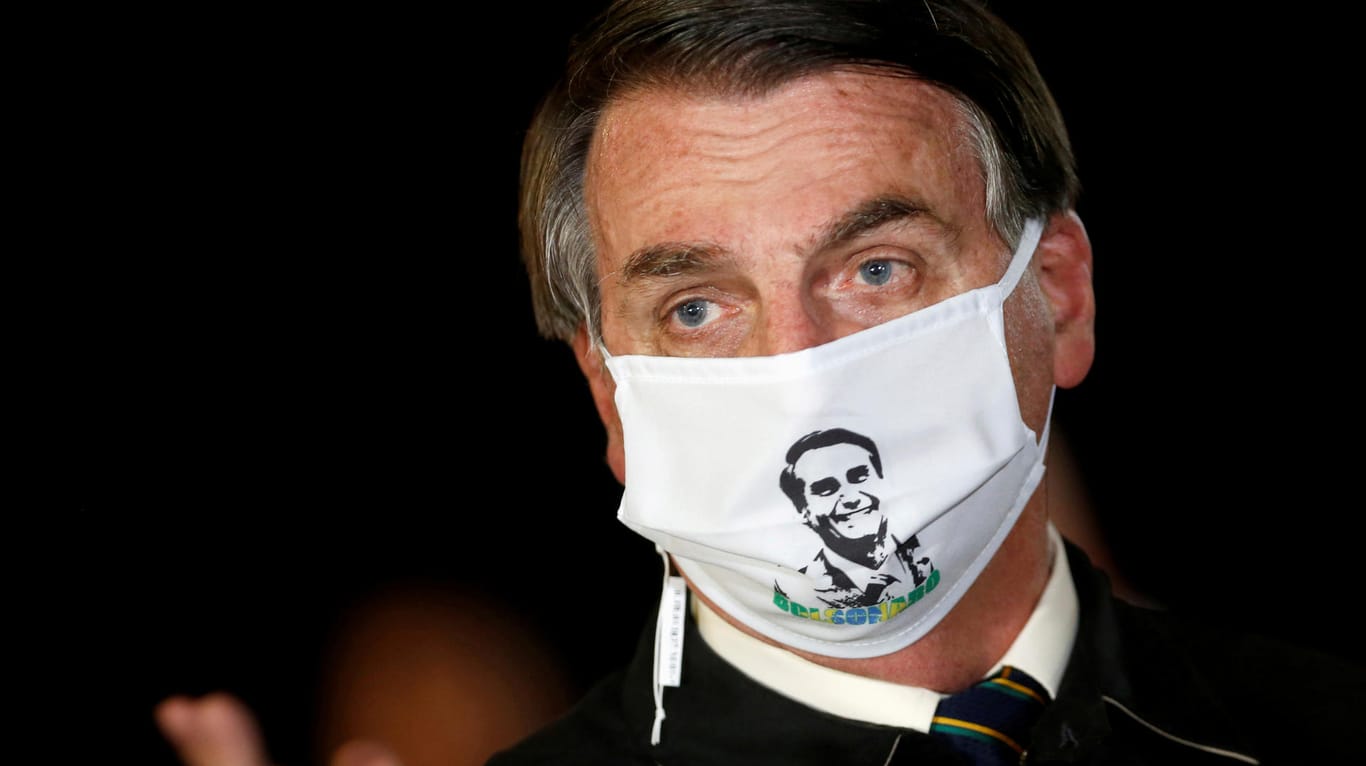 Präsident Jair Bolsonaro: Er hat sich anfangs geweigert, eine Maske zu tragen.