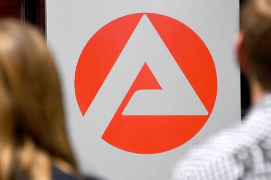 Wer noch auf der Suche nach dem passenden Ausbildungsplatz ist, kann in der gesetzlichen Rentenversicherung Anrechnungszeiten bekommen.