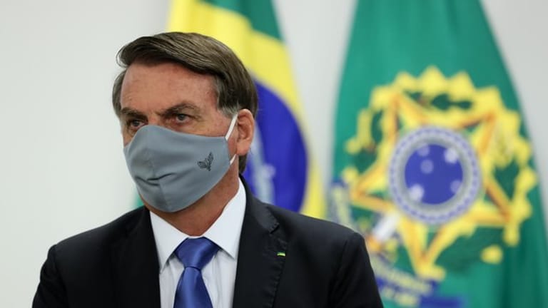 Jair Bolsonaro hat sich mit dem Coronavirus angesteckt.